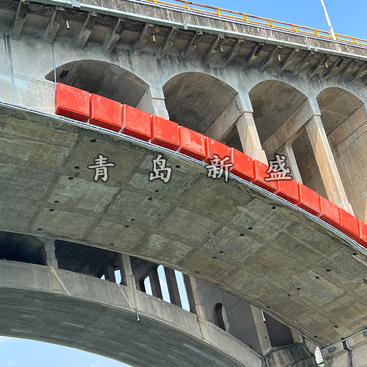 青島新盛生產(chǎn)供應(yīng)橋梁防撞保護(hù)墻(圖2)