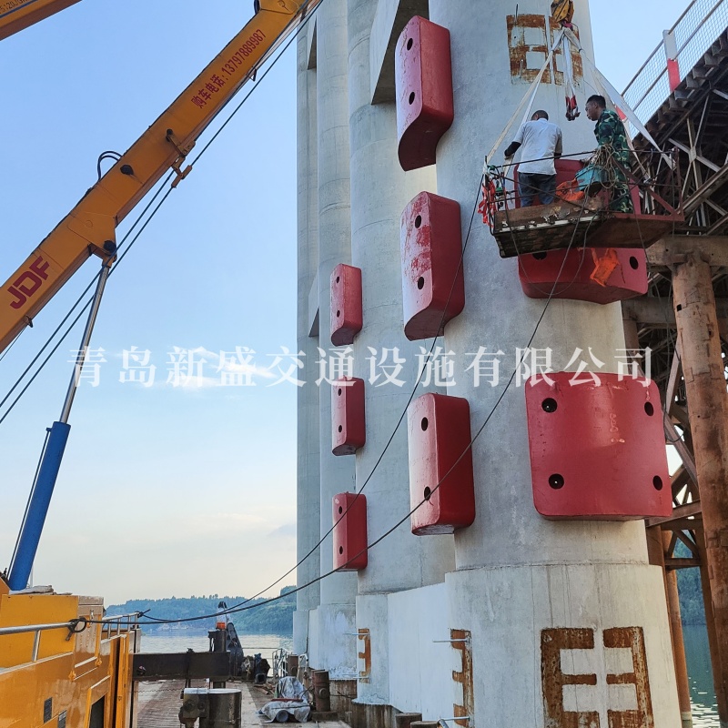 嘉陵江大橋防撞設(shè)施 (51).jpg
